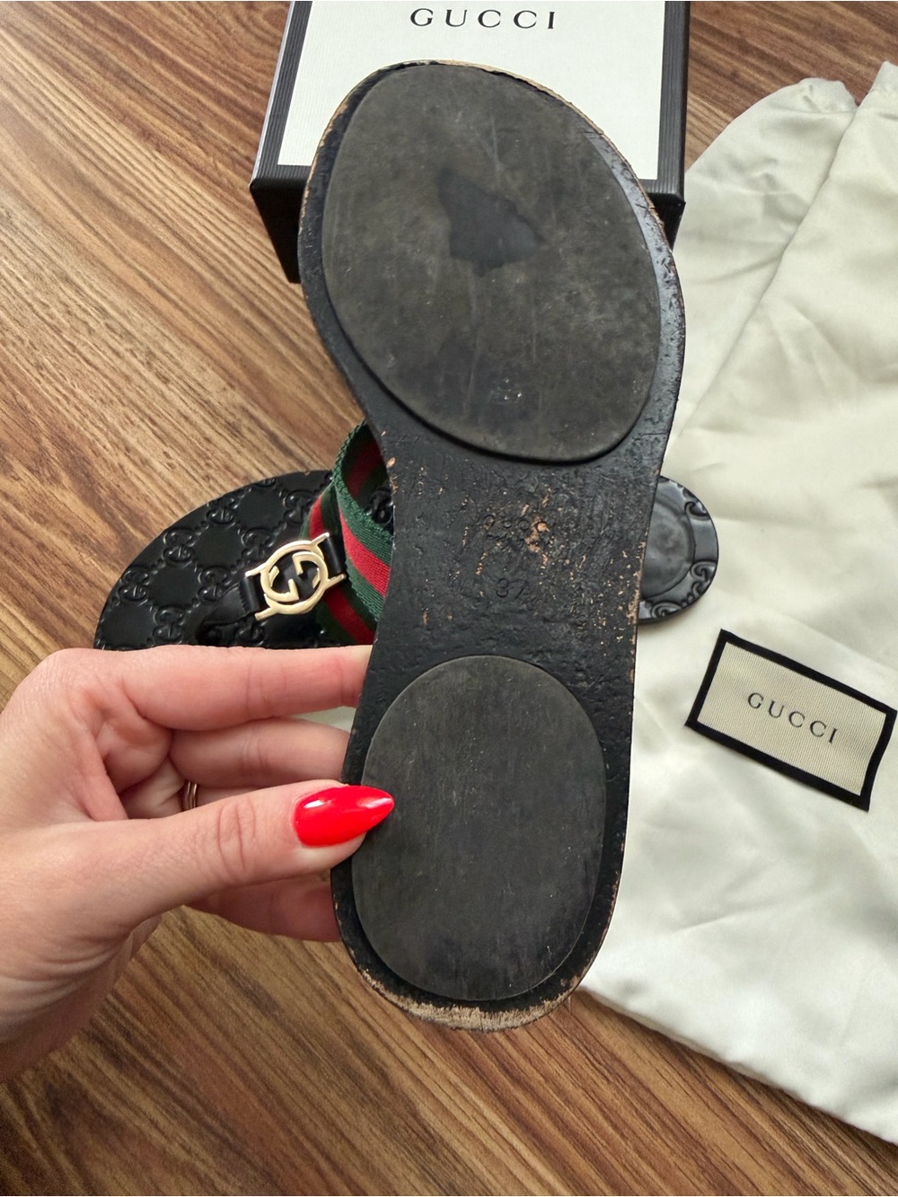 Women’s Gucci Black Embossed GG Leather Thong Sandals with Red-Green Web Size 7 - Picture 7 of 10